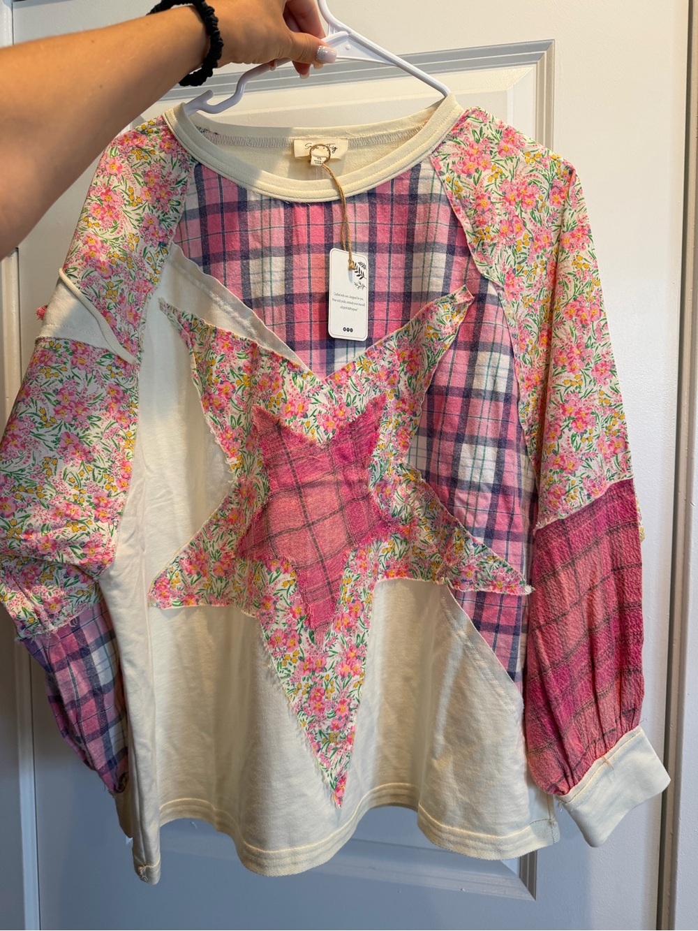 Sage + Fig OVERSIZE Size: S Floral Patchwork Star Sweatshirt - Pink Cream